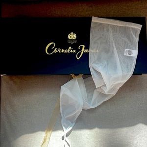 Cornelia James tulle fingerless gloves in ivory